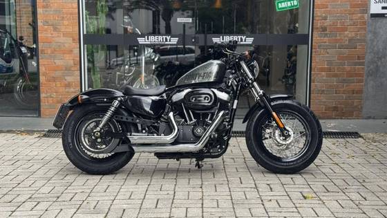 HARLEY-DAVIDSON SPORTSTER FORTY-EIGHT 
